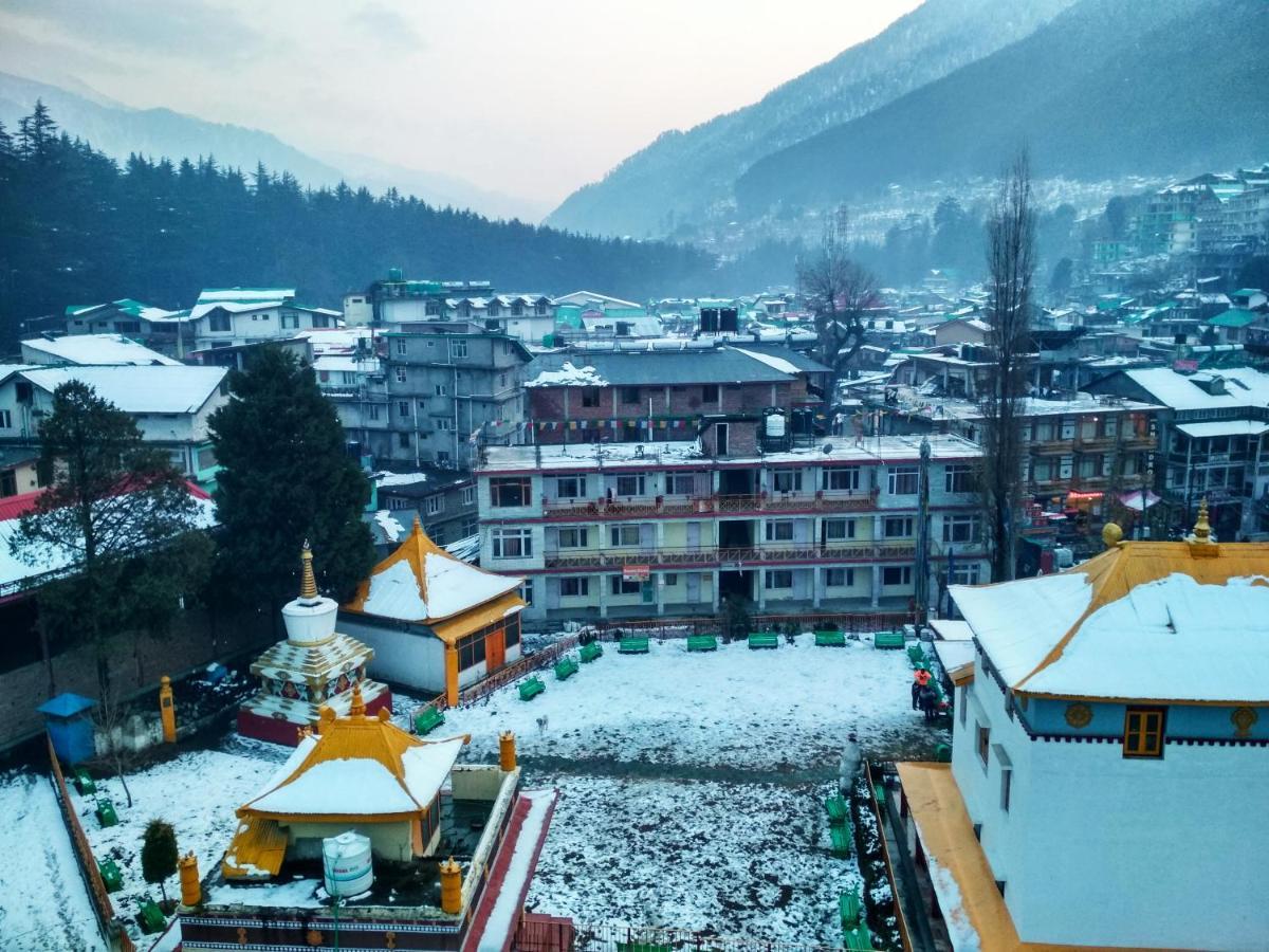 Hotel Snow Mountain Mall Road Manali  Exterior photo