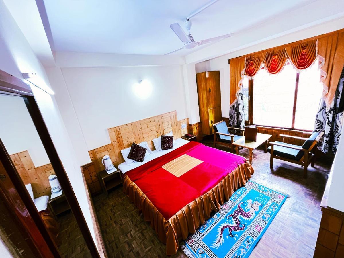 Hotel Snow Mountain Mall Road Manali  Exterior photo