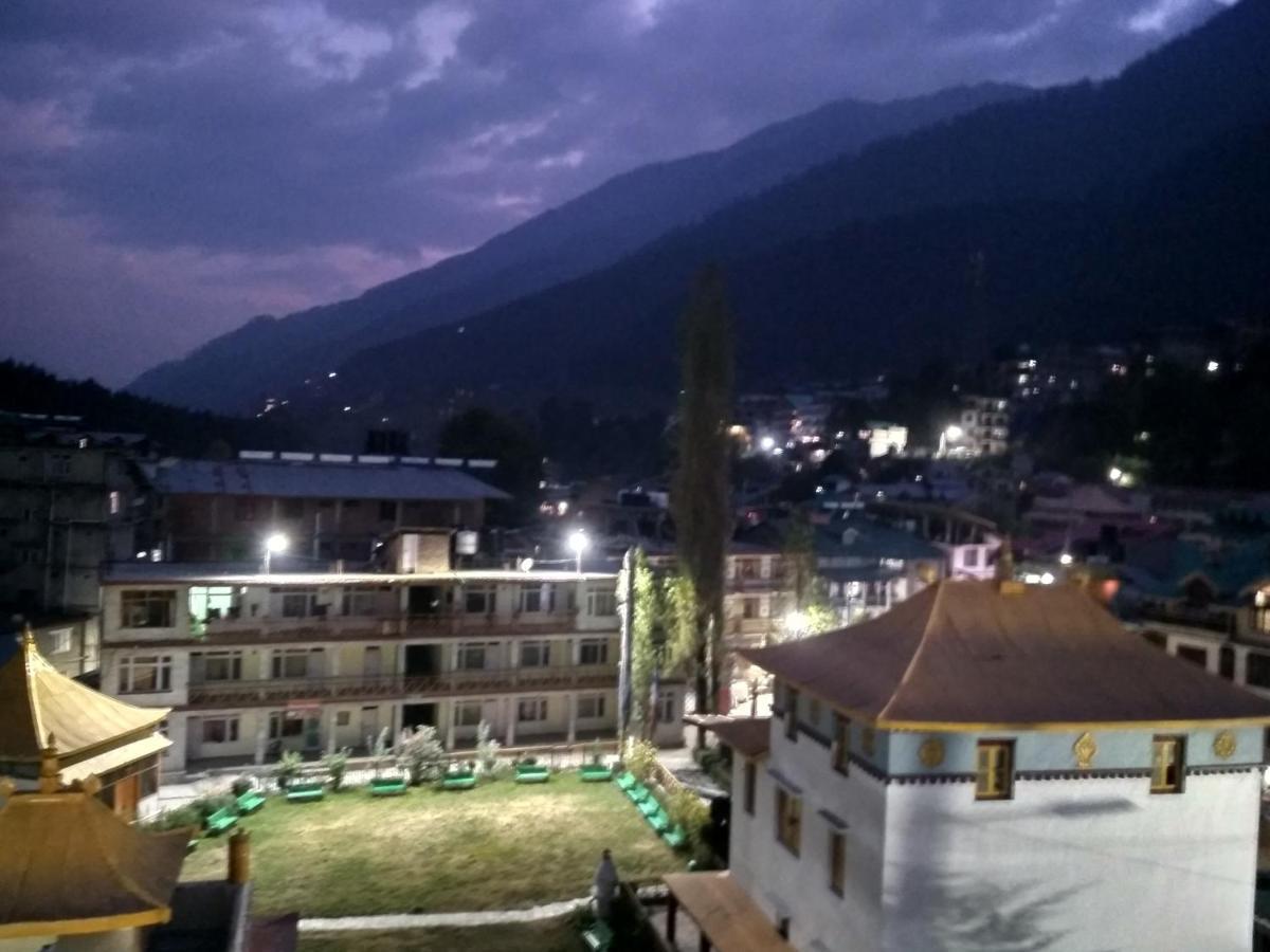 Hotel Snow Mountain Mall Road Manali  Exterior photo