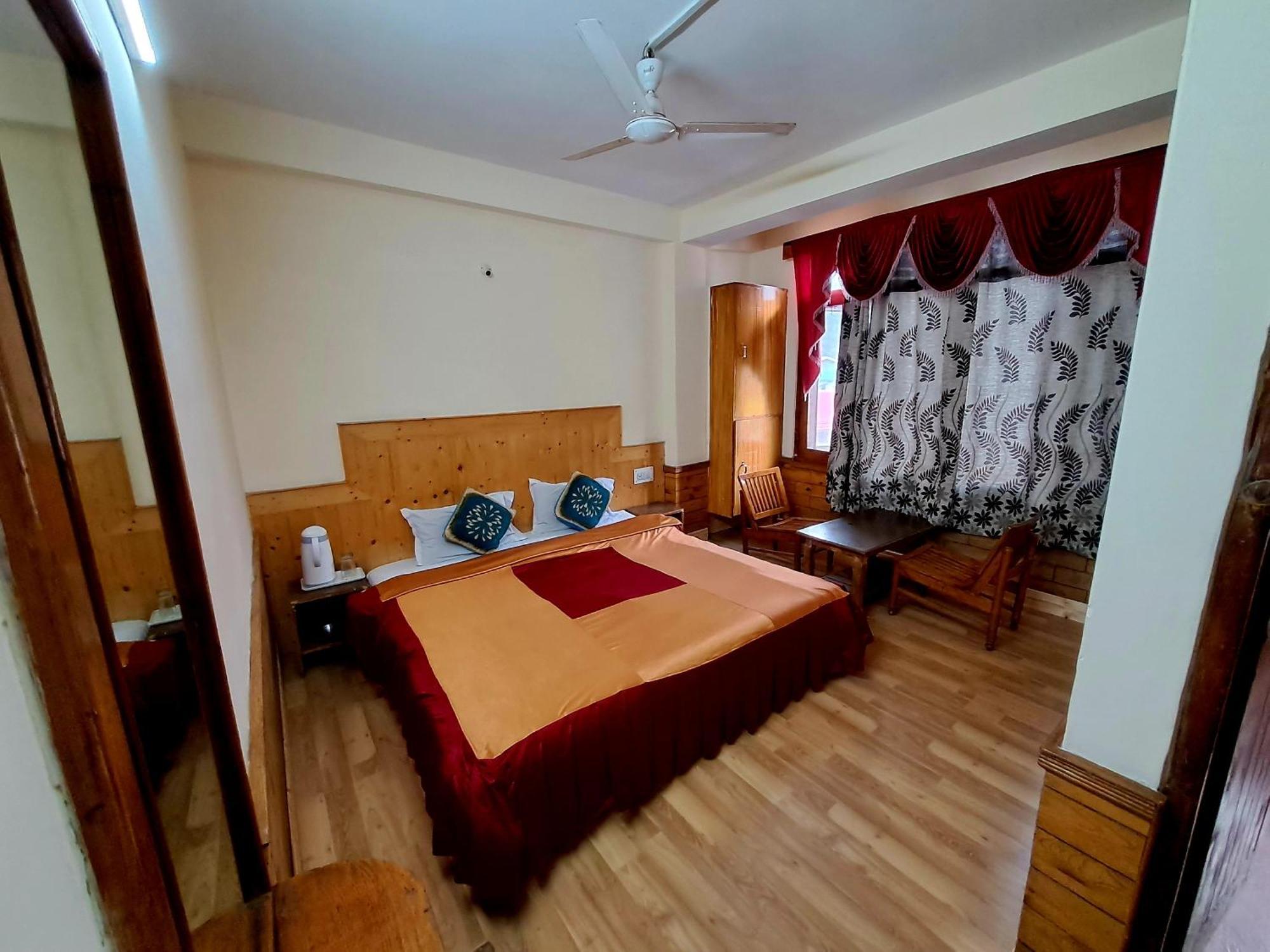 Hotel Snow Mountain Mall Road Manali  Exterior photo