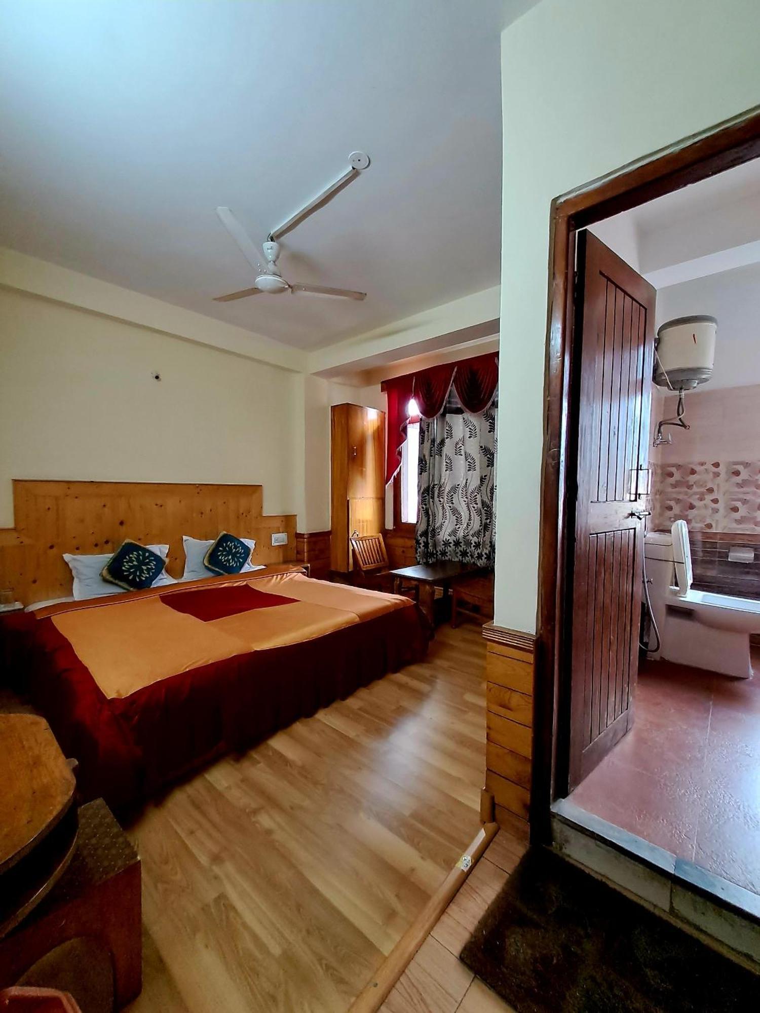 Hotel Snow Mountain Mall Road Manali  Exterior photo